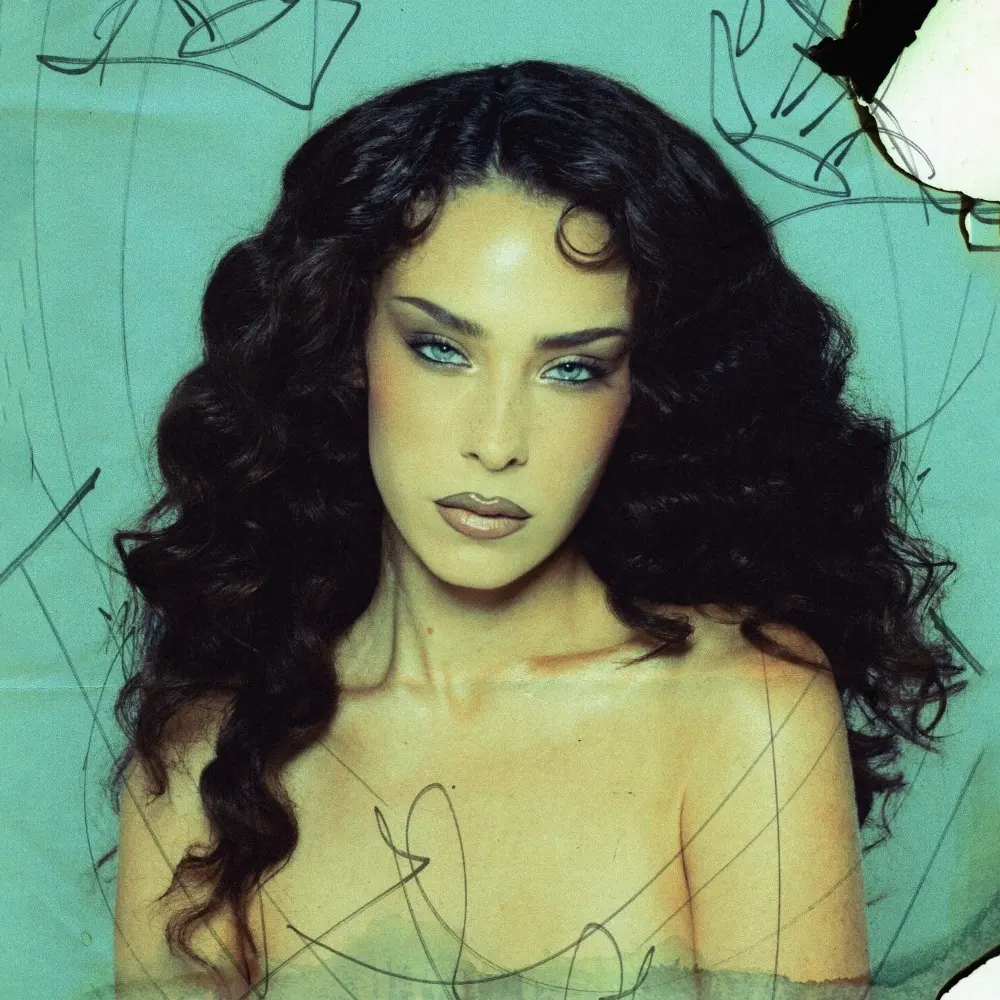 Pochette du single Decimate : portrait de Maeta, longs cheveux bruns bouclés, sur un fond turquoise couvert de traits de crayon
